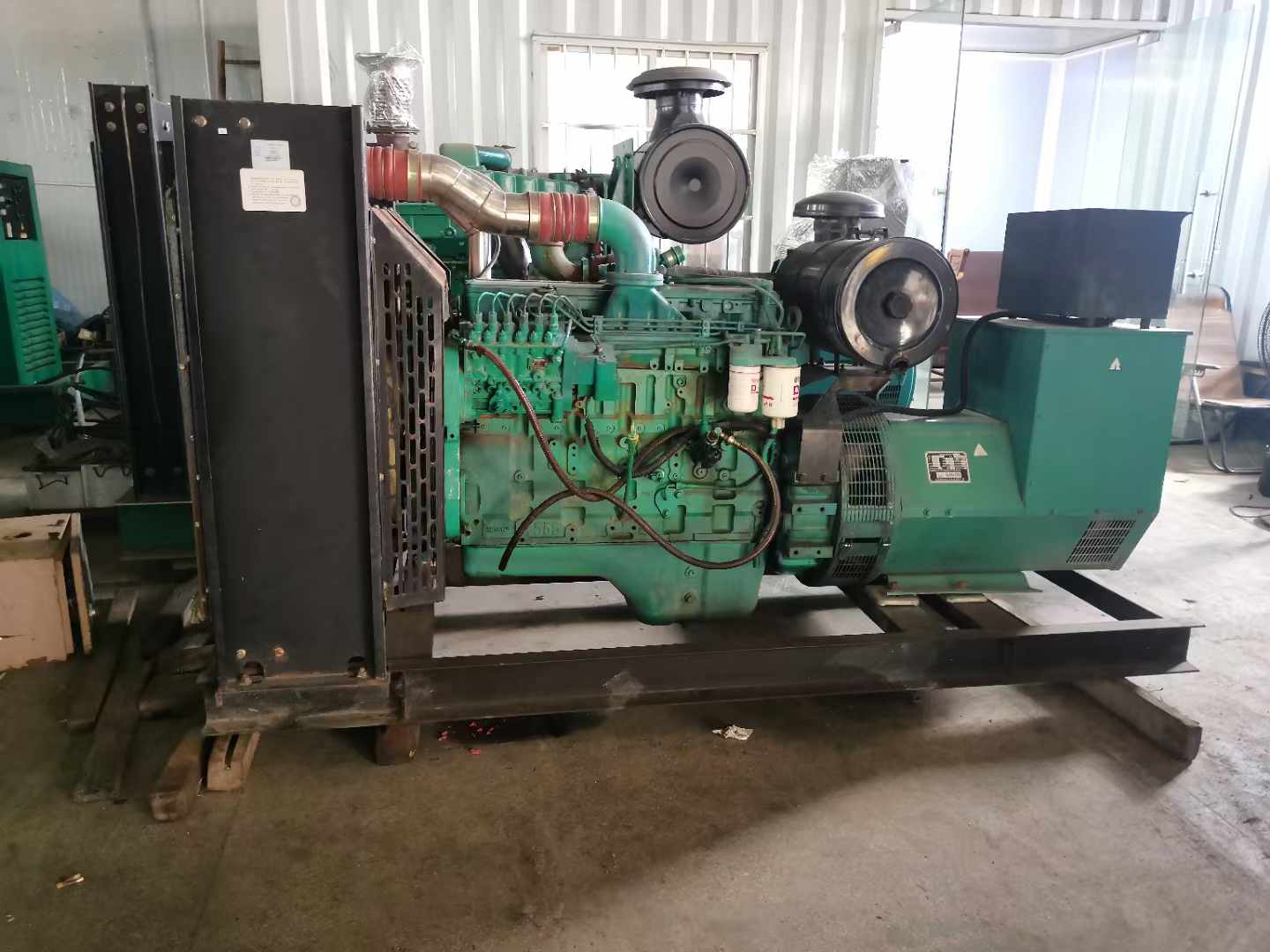 察隅发电机租赁如何确定电缆的承载电流是否在安全范围内？