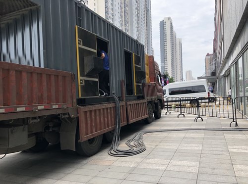 察隅冷却液不足的情况下如何检查柴油发电机组？