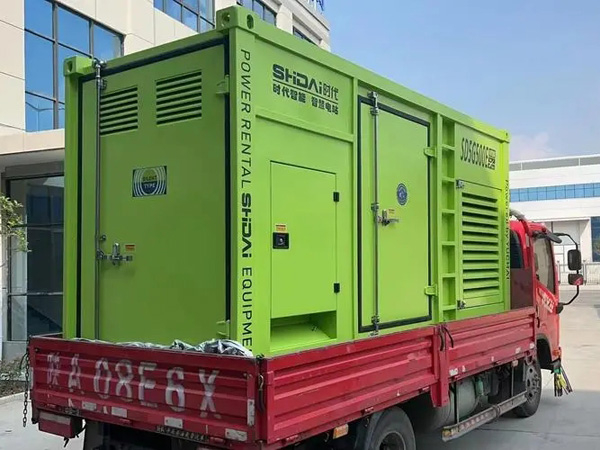 察隅更换水冷式机油散热器的密封件时，如何选择合适的密封胶？