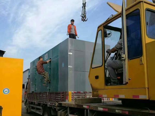 察隅更换水冷式机油散热器密封件的操作流程是怎样的？